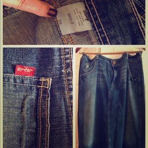 Long Levi’s denim skirt size 20 worn once!